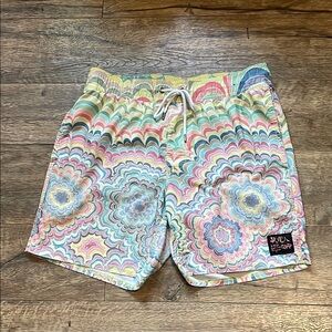 RVCA elastic waist shorts with psychedelic crazy pattern men’s small